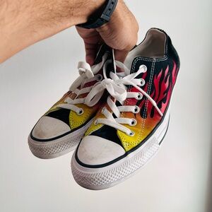 Women’s Converse Sneakers!